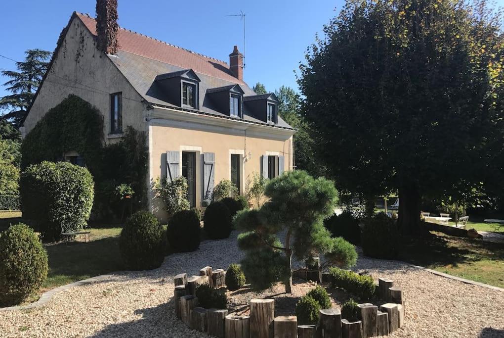 Le Clos Du Tilleul Fabuleuse Propriete 15 A 30 Pers Piscine Au Coeur D'Un Charmant Village Thilouze Exterior foto