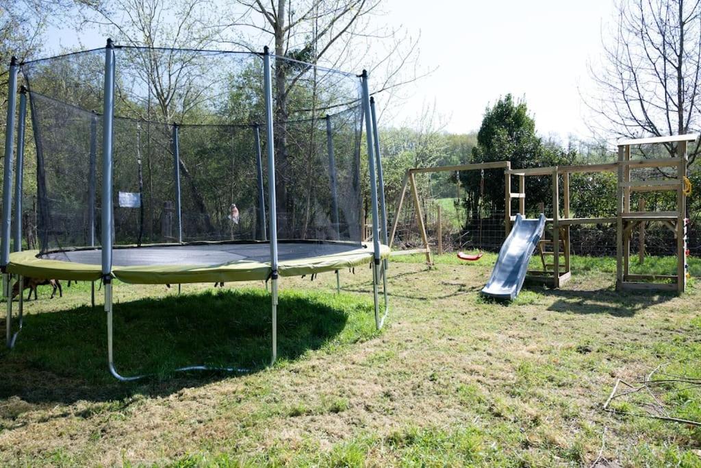 Le Clos Du Tilleul Fabuleuse Propriete 15 A 30 Pers Piscine Au Coeur D'Un Charmant Village Thilouze Exterior foto