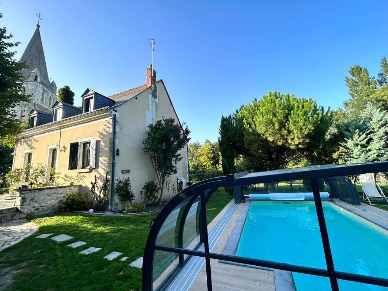 Le Clos Du Tilleul Fabuleuse Propriete 15 A 30 Pers Piscine Au Coeur D'Un Charmant Village Thilouze Exterior foto